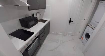 City of London Room w/ bathroom
