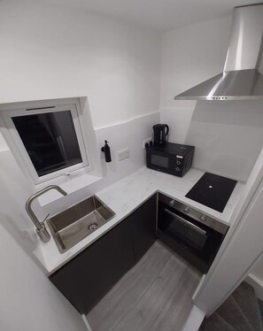 Private kitchen - London Euston 4 minute walk away (Greater London)