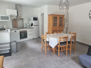 Fridge, microwave, oven, stovetop - Le Fret: Between Nature and the Sea (Crozon)