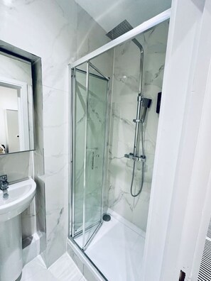 Hair dryer - Central London Flat in Nine Elms (Greater London)