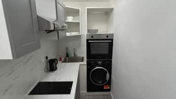 Fridge, microwave