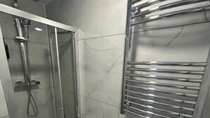 Hair dryer - London Paddington nearby (Greater London)