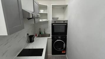 Fridge, microwave