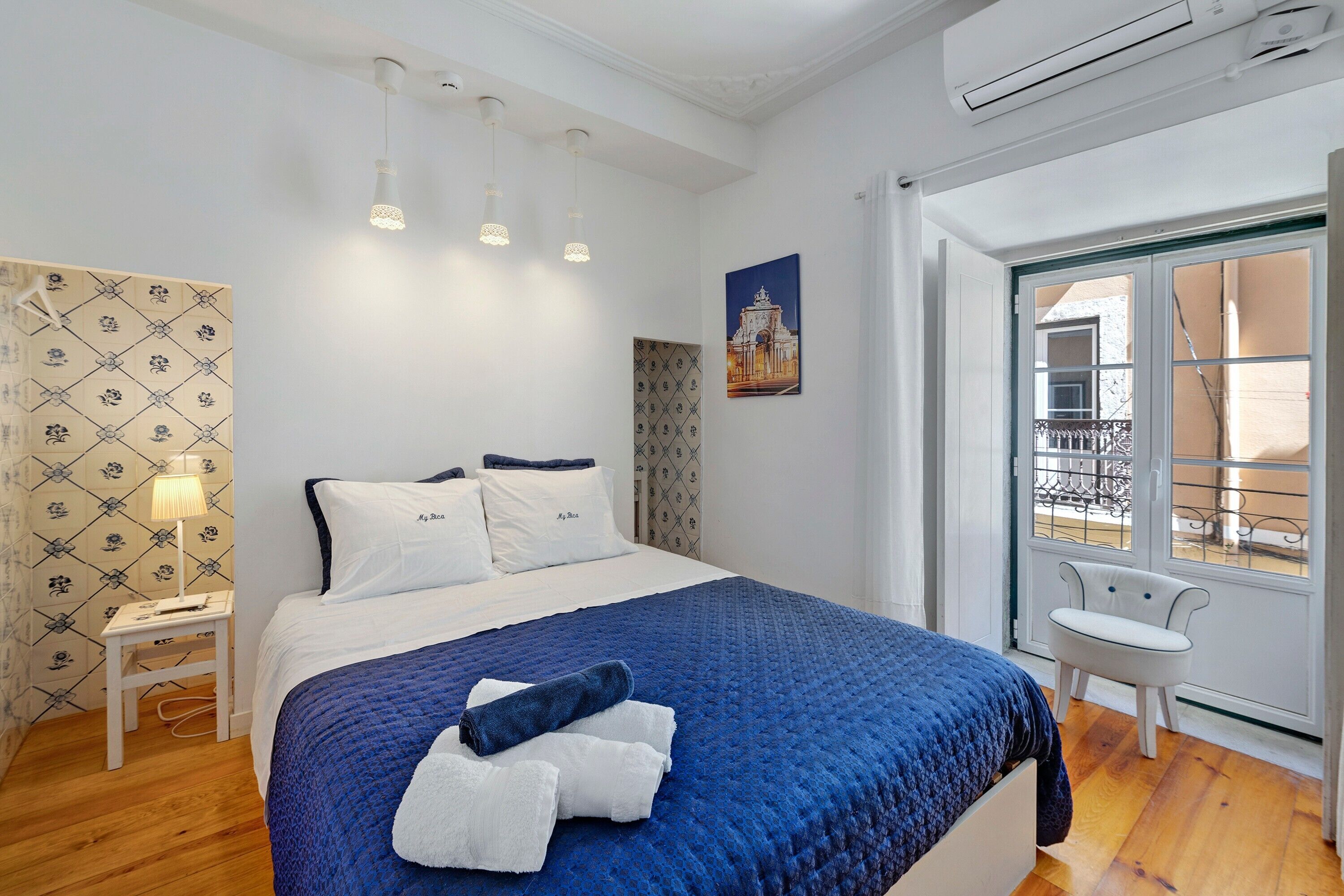 Iron/ironing board, WiFi, bed sheets