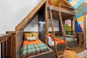 Room - Amenity Haven! Pool, Mini Golf, Game Room, Sauna, Gym, Cold Plunge, Spa, Slide (Broken Bow)