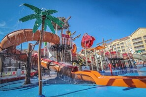 Pool - 5 minutes to Disney!! Spacious 1 bedroom Villa at Westgate Resorts, sleeps 4 (Kissimmee)