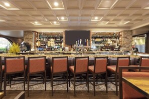 Bar (on property) - 5 minutes to Disney!! Spacious 1 bedroom Villa at Westgate Resorts, sleeps 4 (Kissimmee)