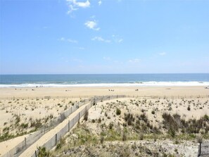 Beach nearby - Oceanfront 3BR Condo w/ Views + Grill | Sleeps 8! (Fenwick Island)