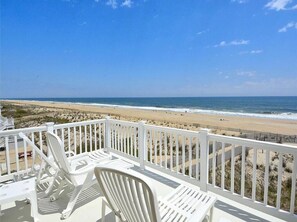 Property grounds - Oceanfront 3BR Condo w/ Views + Grill | Sleeps 8! (Fenwick Island)