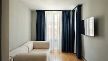 Superior Apartment, 1 Bedroom, City View | Living area