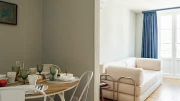Appartement supérieur, 1 chambre, vue sur la ville | Restauration