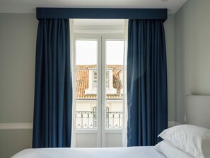 Superior studio, uitzicht op stad | Een kluis op de kamer, geluiddichte muren, gratis wifi