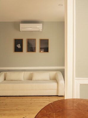 Premium Loft, City View | Living area - Esqina Apartments (Lisbon)