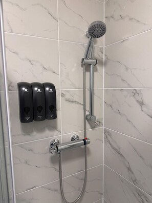 Hair dryer - Vauxhall/Victoria moments away (Greater London)