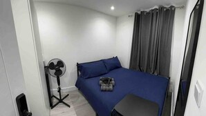 1 bedroom, iron/ironing board, WiFi, bed sheets - Nine Elms/US Embassy London Room (Greater London)