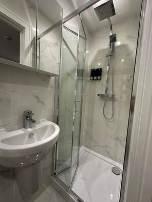 Hair dryer - London Eye 10 minutes away (Greater London)