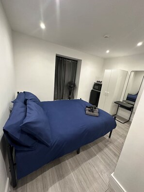 Iron/ironing board, WiFi, bed sheets - London Victoria 15 minutes away (Greater London)