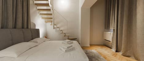 Appartamento Deluxe | Ferro/asse da stiro, Wi-Fi gratuito