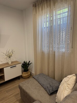 Comfort Apartment, Patio | Living area - Secunda Romana (Cordoba)