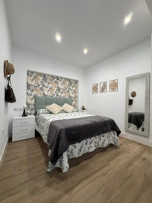 Comfort Apartment, Patio | Blackout drapes, iron/ironing board, free WiFi - Secunda Romana (Cordoba)