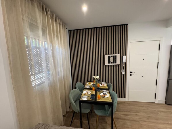 Comfort Apartment, Patio | Dining room - Secunda Romana (Cordoba)