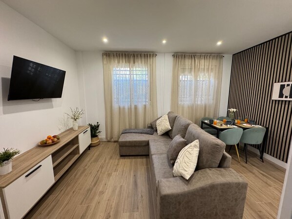 Comfort Apartment, Patio | Living area - Secunda Romana (Cordoba)