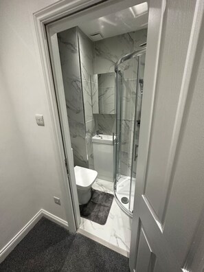 Bathroom - London Victoria/Green Park 15min (Greater London)