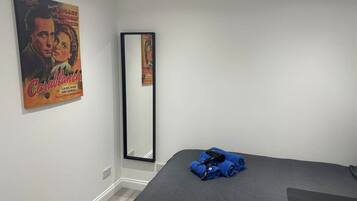 1 bedroom, desk, iron/ironing board, WiFi