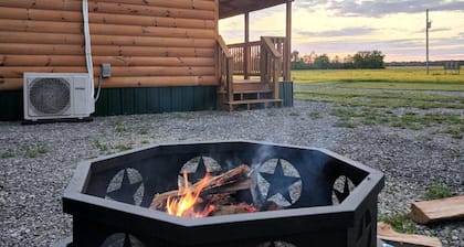 Cozy 1-bedroom cabin in adorable Equality with AC