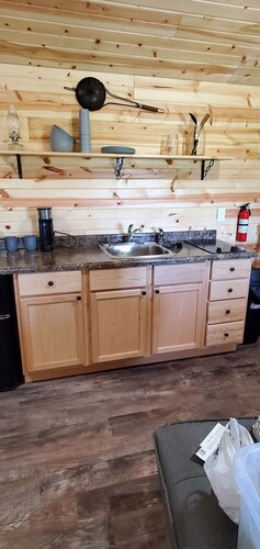 Cozy 1-bedroom cabin in adorable Equality with AC