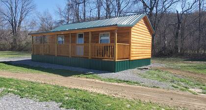 Cozy 1-bedroom cabin in adorable Equality with AC