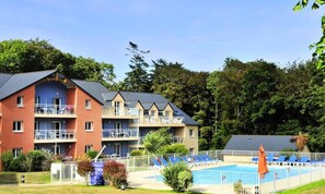 Outdoor pool - Apartment in Carantec Near Morlaix Golf (Carantec)