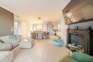 Smart TV - Nabolux Lecce| Panoramic view apartment (Lecce)