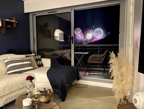 Living area - Luxury apartment with sea and hill views (Mandelieu-la-Napoule)