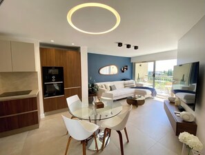 Interior - Luxury apartment with sea and hill views (Mandelieu-la-Napoule)