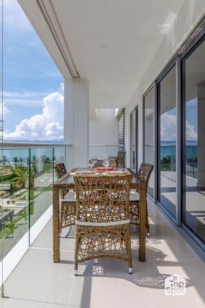 Outdoor dining - ¡Oceanfront TopSpot® @ Cartagena´s Best Beach! (Cartagena de Indias)