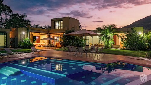 Espectacular TopSpot® en Anapoima para 18 personas