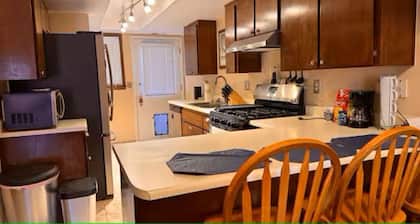 Quaint 2-bedroom townhome in Flagstaff perfect for your getaway