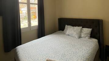 Deluxe tweepersoonskamer, uitzicht op binnenplaats | Gratis wifi