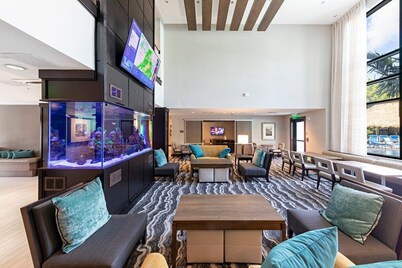 Accessible 2BR Pool-View Family Suite in Naples