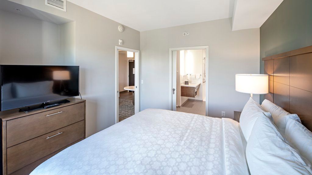 1 slaapkamer, een strijkplank/strijkijzer, reisbedje, gratis wifi