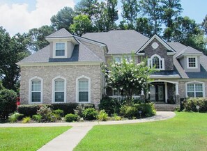 Exterior - Cozy 2-bedroom Lower Level Home near ATL Airport with Pool Table& fitness room! (Atlanta)