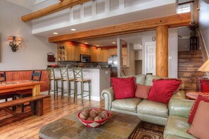 Luokittelematon kuva, 3 kautta 35, painike