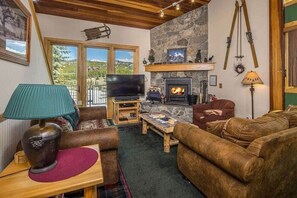 Living area - 3 Bedroom out Place mountain getaway (Big Sky)