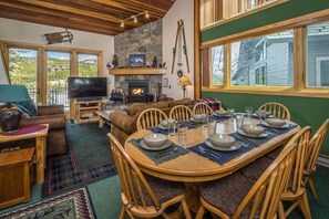 Dining - 3 Bedroom out Place mountain getaway (Big Sky)