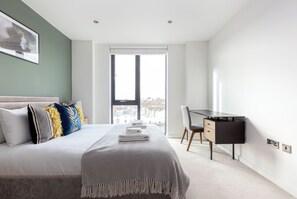 2 bedrooms, iron/ironing board, WiFi, bed sheets - Central Camden Town Apartment NW1 (London)