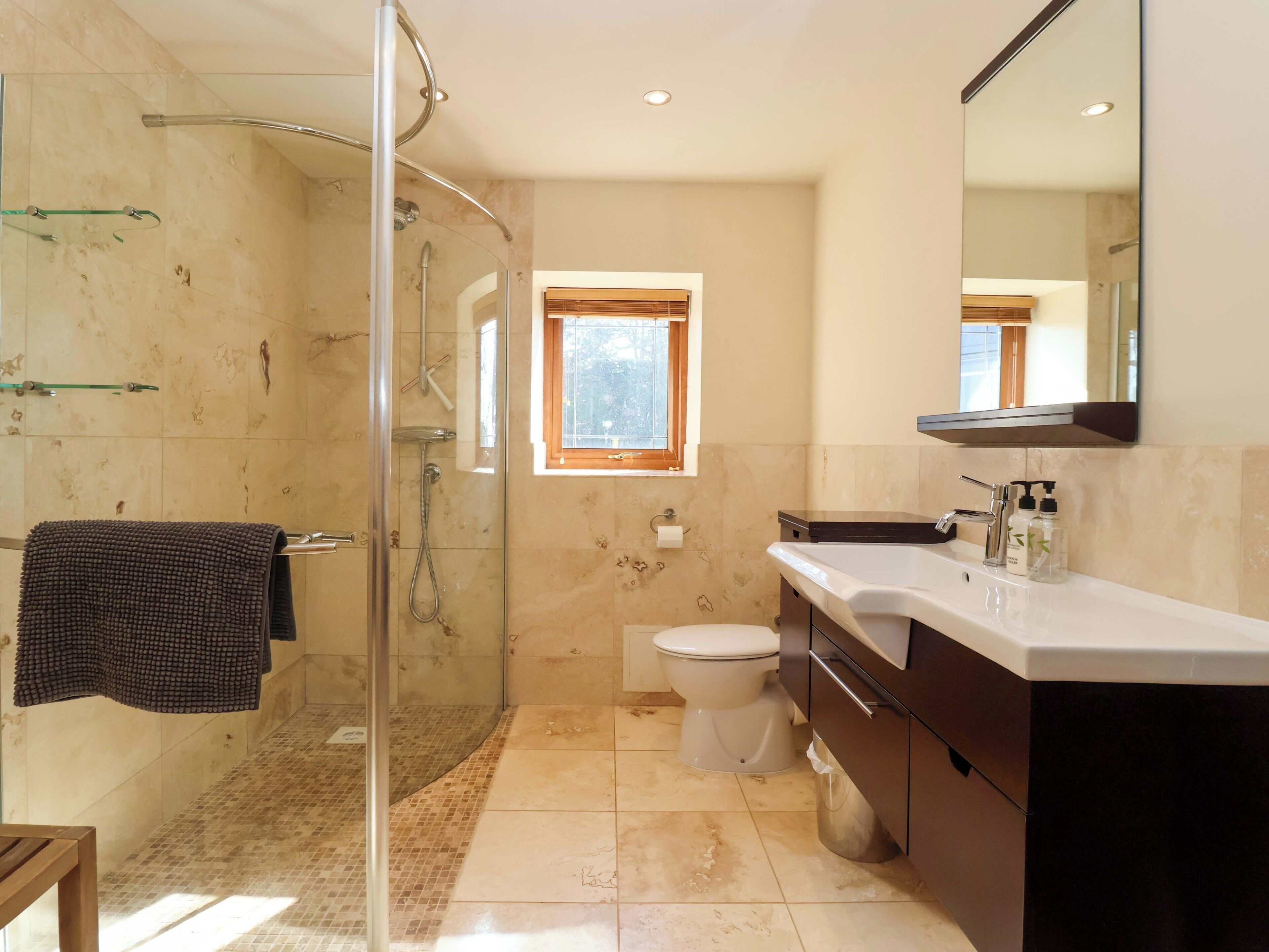 Cottage | Bathroom