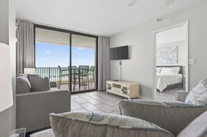 2 bedrooms, iron/ironing board, WiFi, bed sheets - Tranquil 2-bedroom condo, Delightful Navarre (Navarre)