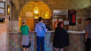 Imej tidak diklasifikasikan, 3 daripada 28, butang