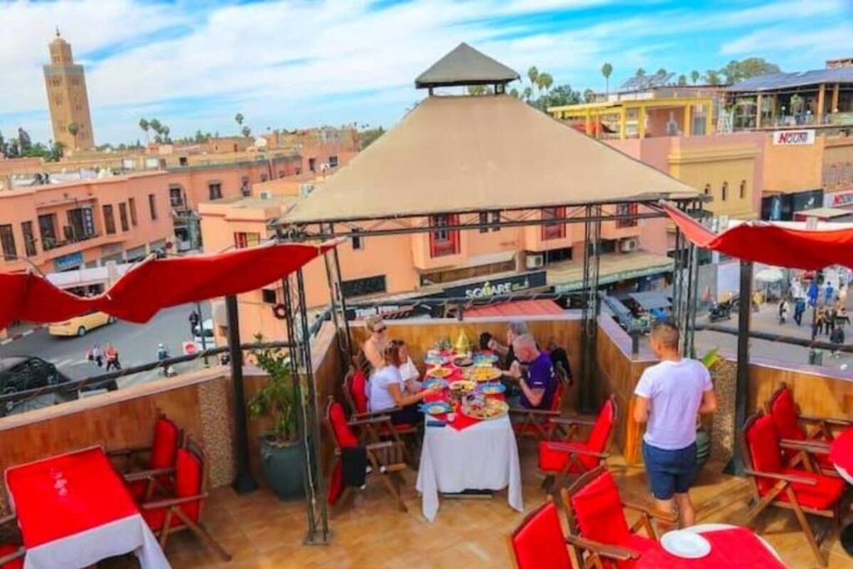 Khu ẩm thực ngoài trời